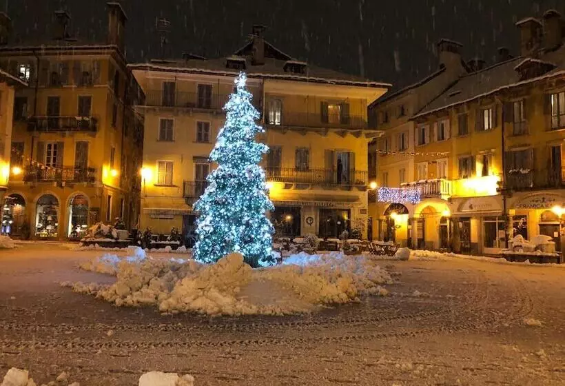 ホテル Domodossola