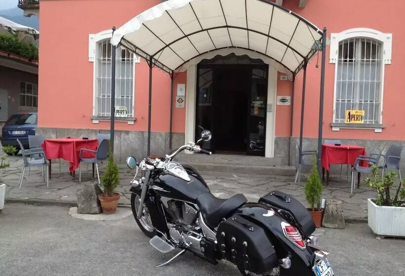 ホテル Domodossola