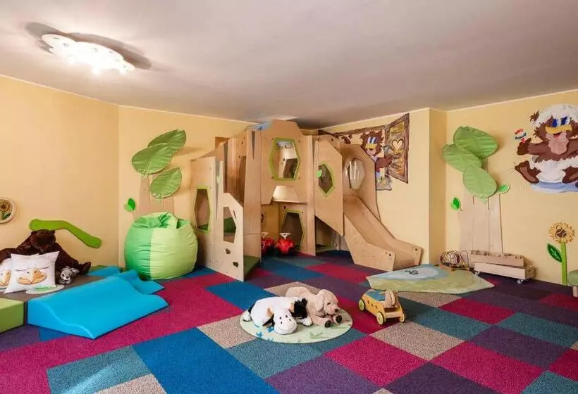 Отель Falkensteiner Family Resort Lido Superior