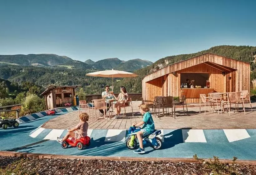 Отель Falkensteiner Family Resort Lido Superior