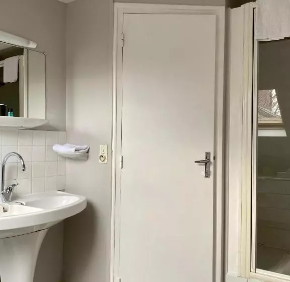 ホテル Hôtel Céline   Hôtel De La Gare