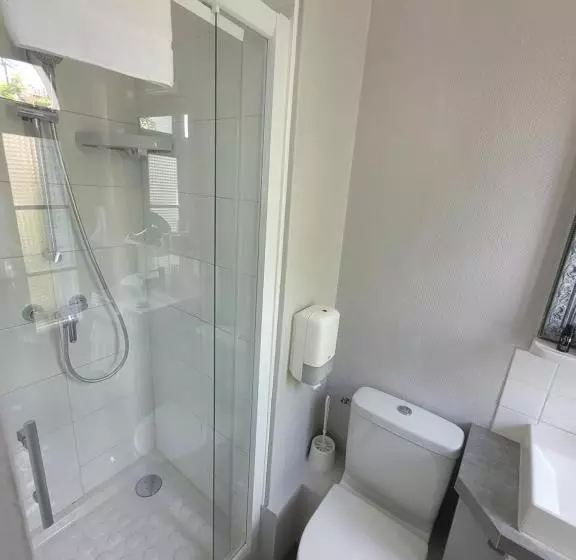 ホテル Hôtel Céline   Hôtel De La Gare