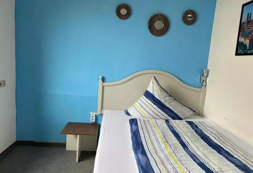 هتل Pension Weller