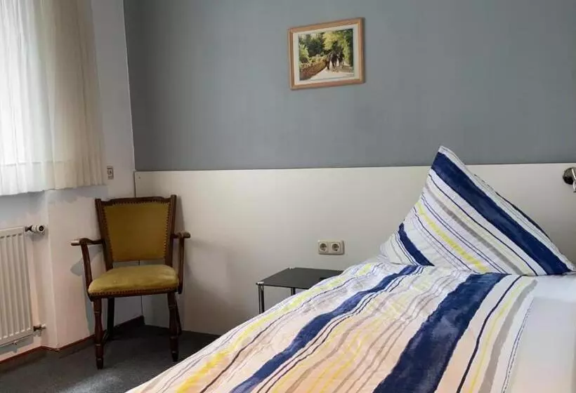 هتل Pension Weller