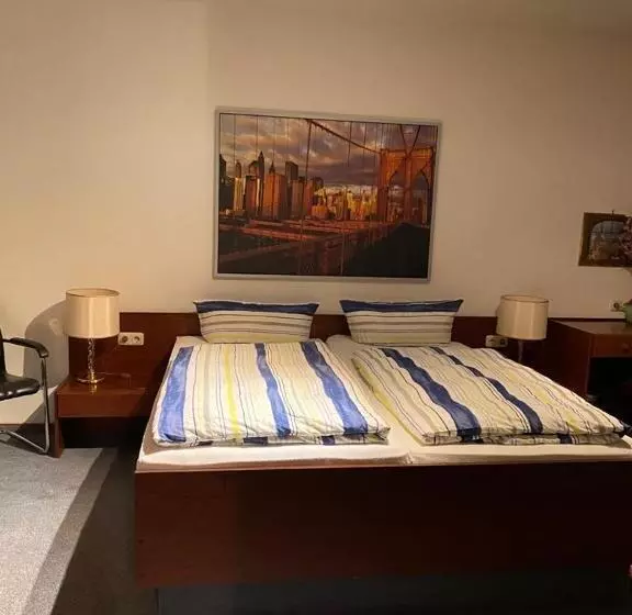 هتل Pension Weller