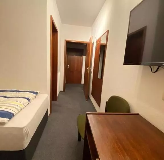 هتل Pension Weller