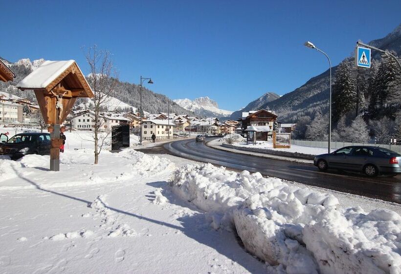 Отель Rosalpina