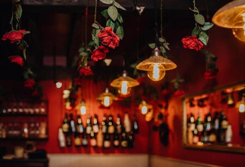 בית מלון כפרי Rose Red