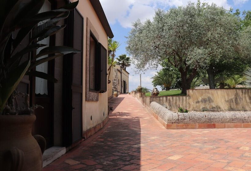 בית מלון כפרי Tenuta Aguglia