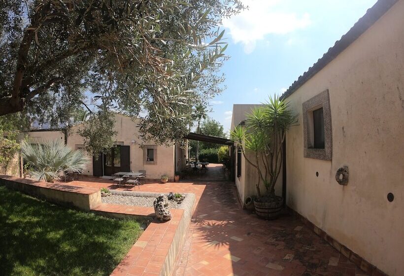 בית מלון כפרי Tenuta Aguglia