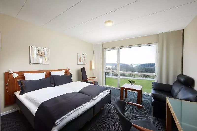 Trinity Hotel Og Konference