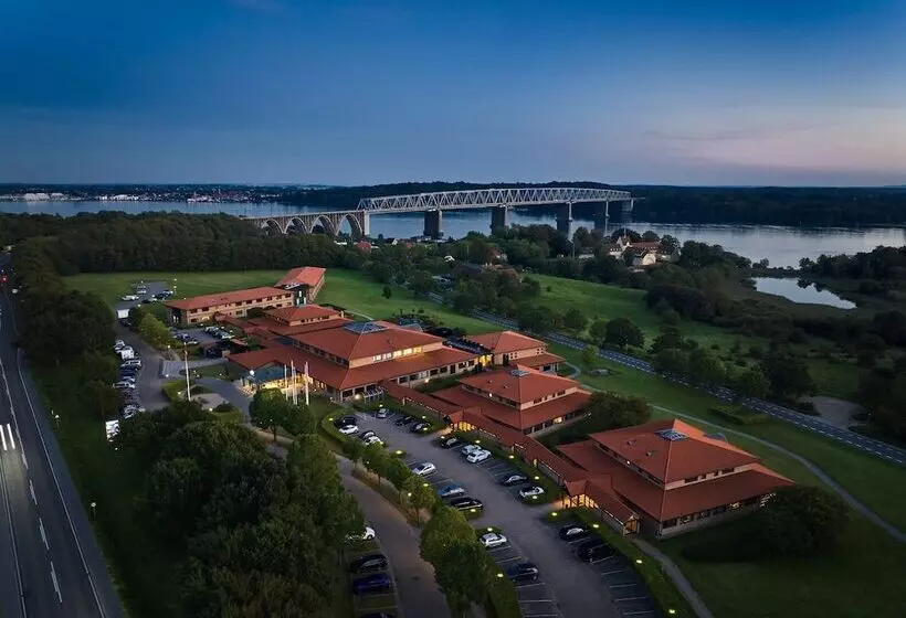 Trinity Hotel Og Konference