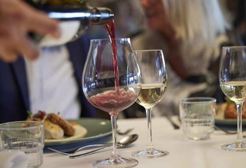 Trinity Hotel Og Konference