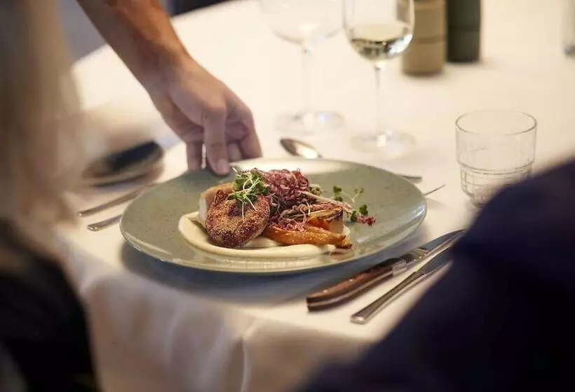 Trinity Hotel Og Konference