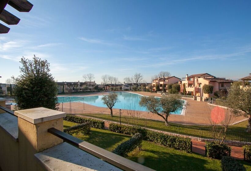 إقامة Garda Resort Village