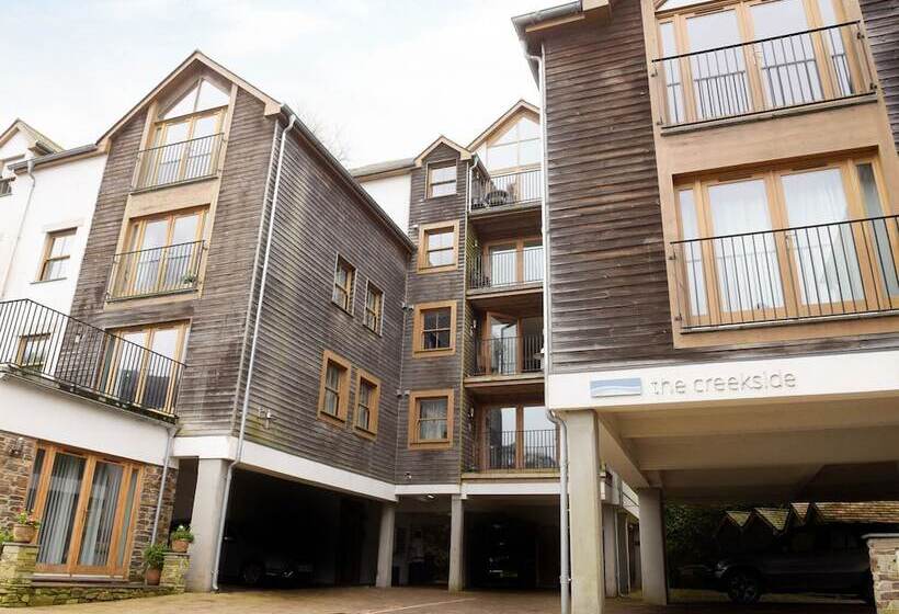 2 The Creekside