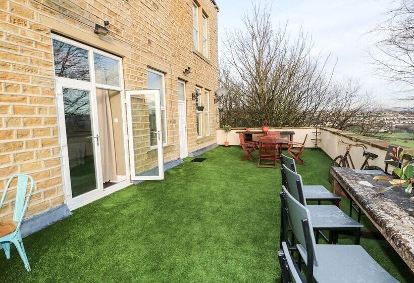 One Eight Three Guest Cottage