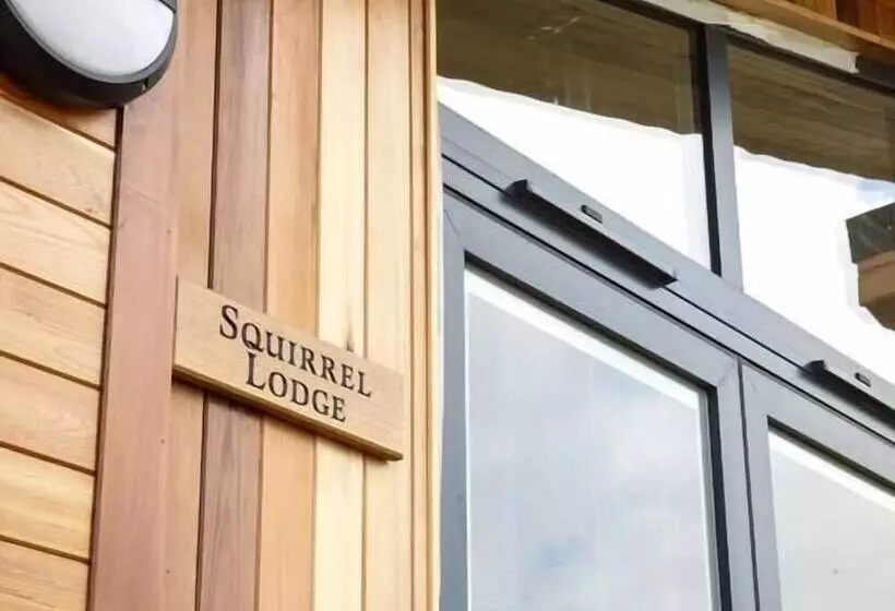Squirrel Lodge