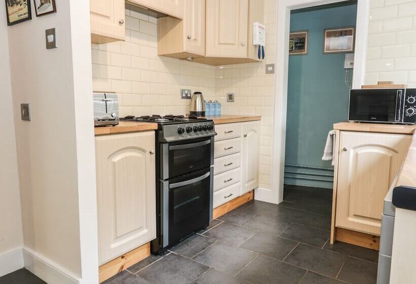 1 Blinkbonny Cottages