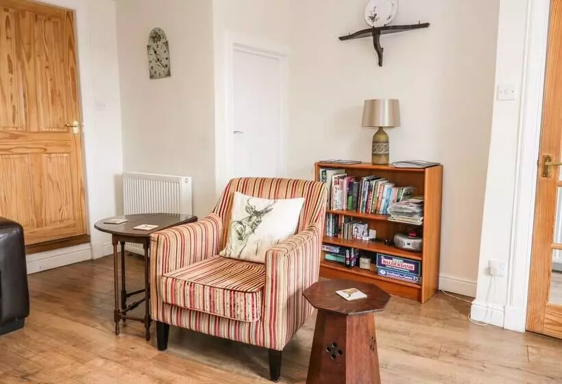 1 Blinkbonny Cottages