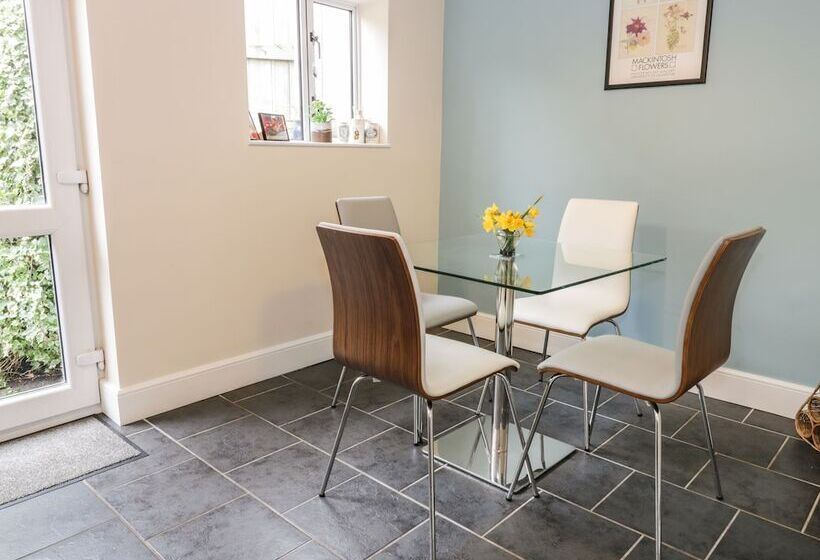 1 Blinkbonny Cottages