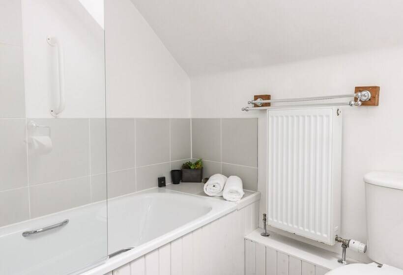 1 Blinkbonny Cottages