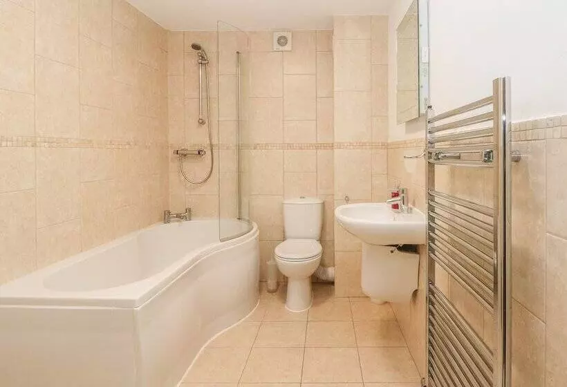 1 Southgate
