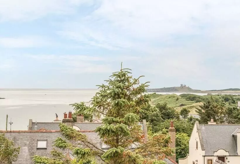 3b Coastguard Cottages