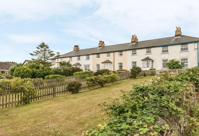 3b Coastguard Cottages