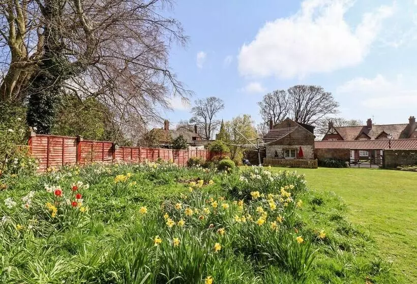 Cupid's Cottage