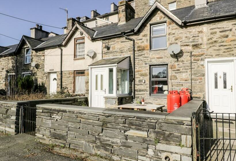 Glanyrafon Cottage