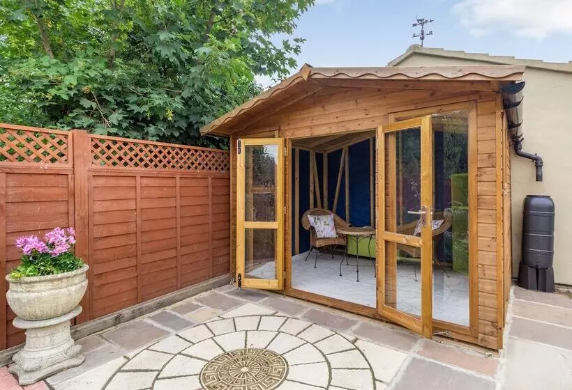 Magnolia Cottage