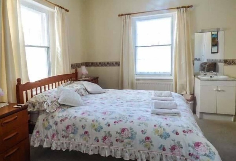 Old Higher Lighthouse Stopes Cottage