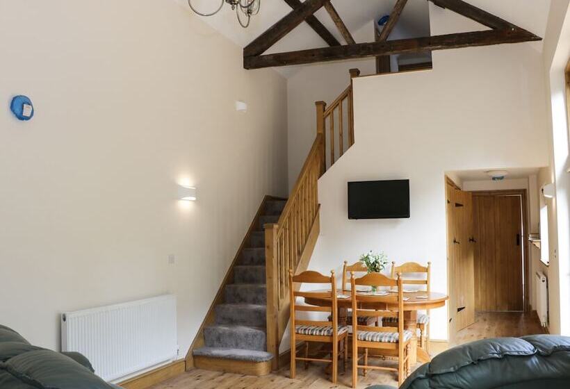 The Barn At Pillocks Green