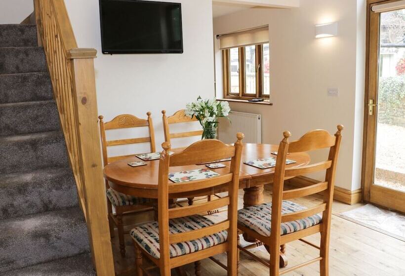 The Barn At Pillocks Green