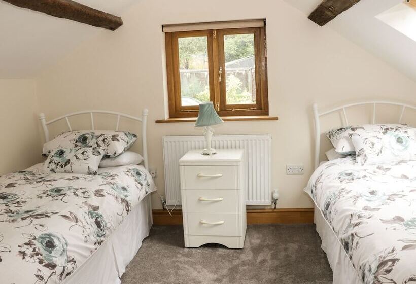 The Barn At Pillocks Green