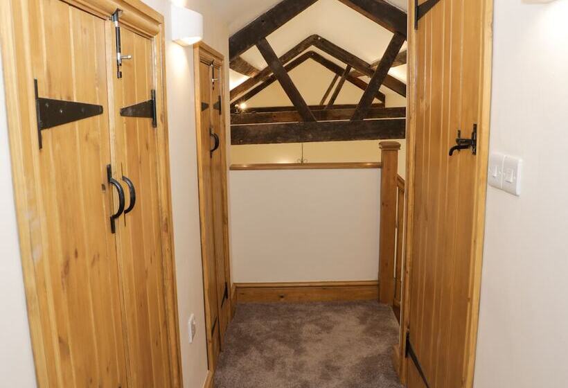 The Barn At Pillocks Green