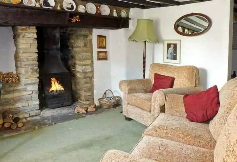 Woodforde Cottage