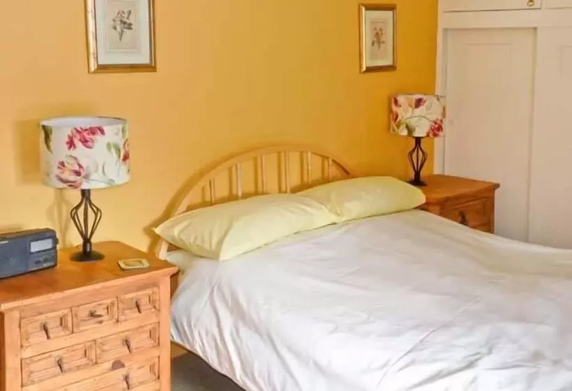 Woodforde Cottage