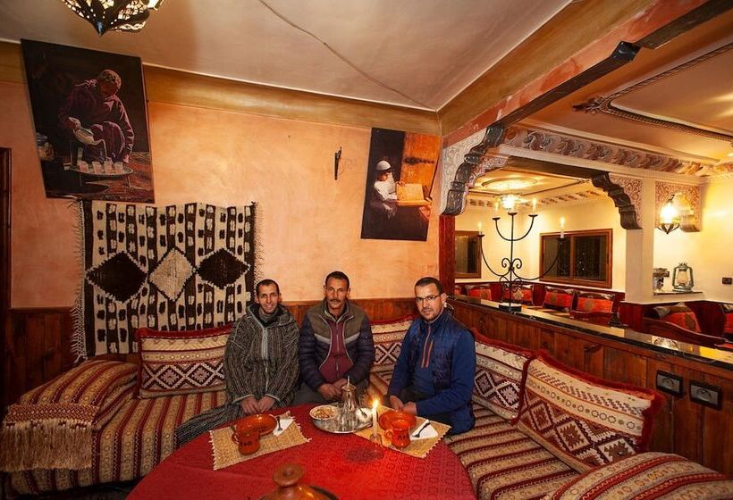 مبيت وإفطار Dar Adrar