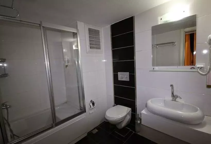 Demasus Otel