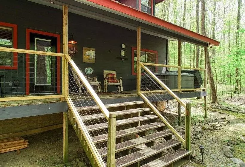 Elk Run On Cosby Creek   2 Bedrooms, 2 Baths, Sleeps 7 Cabin By Redawning