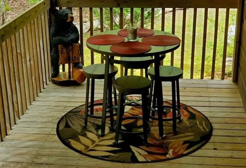 Elk Run On Cosby Creek   2 Bedrooms, 2 Baths, Sleeps 7 Cabin By Redawning