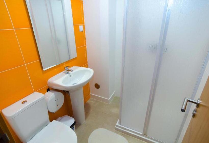 Faro Albacor Residence   Hostel