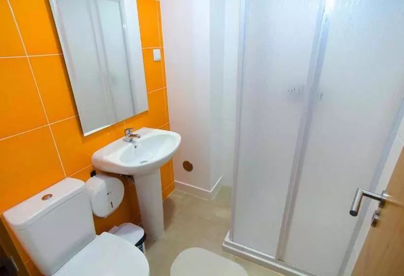 Faro Albacor Residence   Hostel