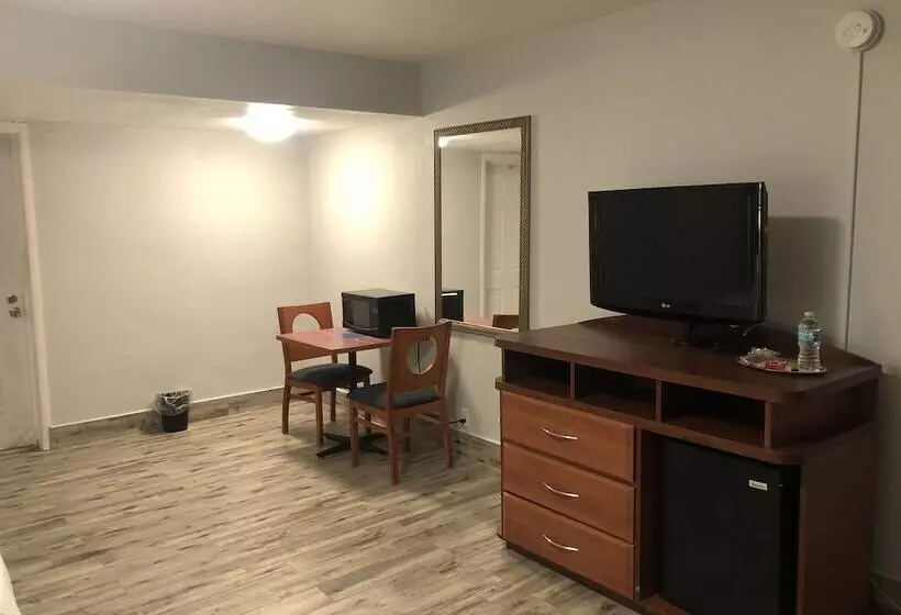 Hotelli Bay Breeze Inn Bradenton Downtown