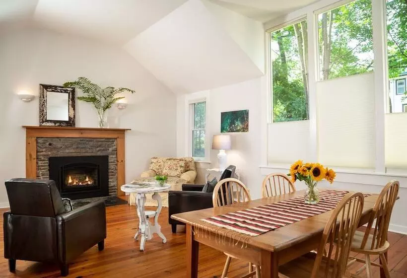 Hotelli The Woodstock Inn On The Millstream