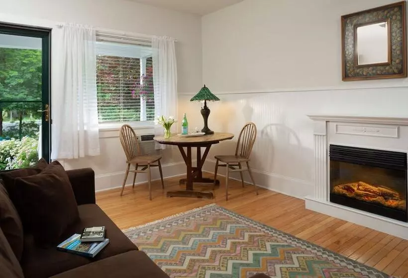 Hotelli The Woodstock Inn On The Millstream