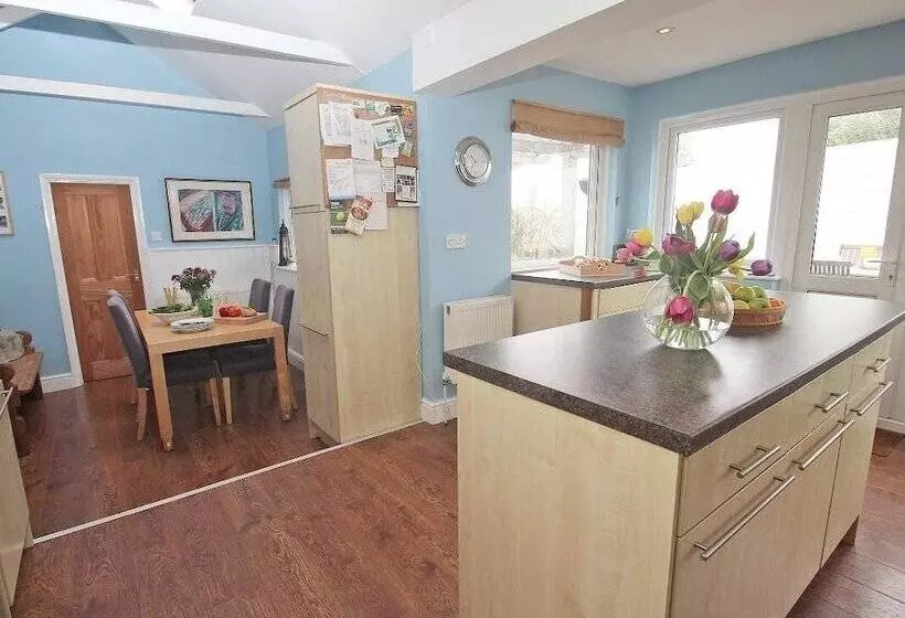 Incline Cottage