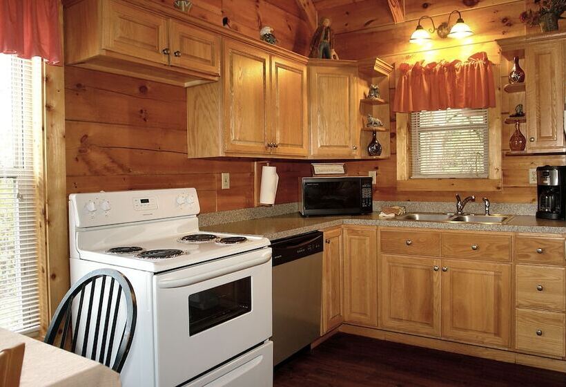 Jon S Pond On Cosby Creek 2 Bedrooms, 2 Baths, Sleeps 6 Cabin By Redawning